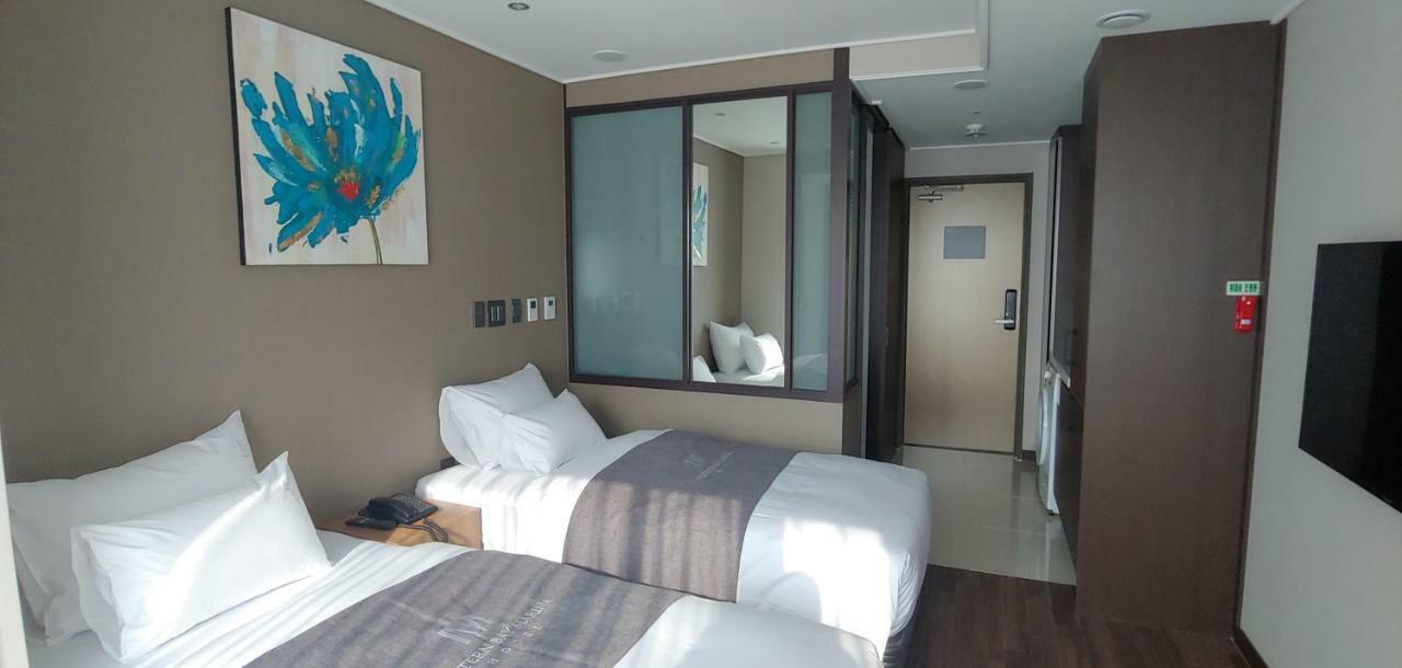 Western Bay Marina Hotel Pyeongtaek Eksteriør billede
